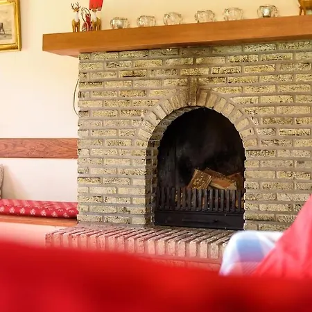 Prachtig Vrijstaand Familiehuis Op Groot Perceel بيت للعطل *