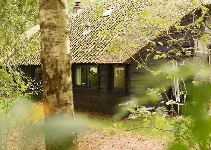 Prachtig Vrijstaand Familiehuis Op Groot Perceel *