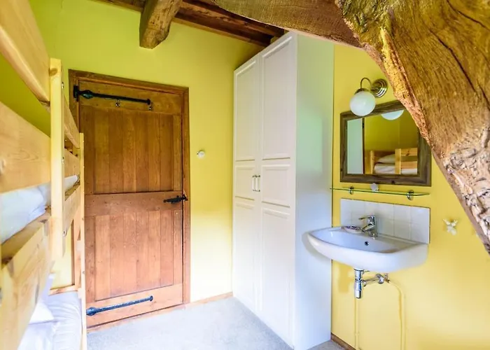 Prachtig Vrijstaand Familiehuis Op Groot Perceel Semesterbostad