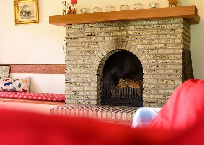 Prachtig Vrijstaand Familiehuis Op Groot Perceel Semesterbostad *