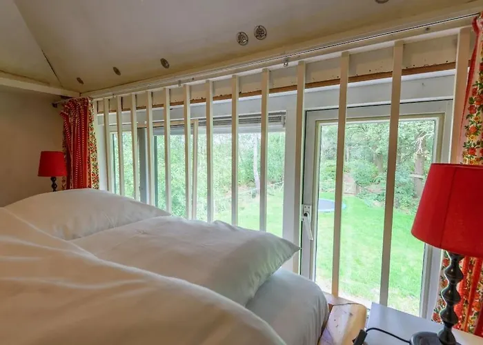 Semesterbostad Prachtig Vrijstaand Familiehuis Op Groot Perceel *