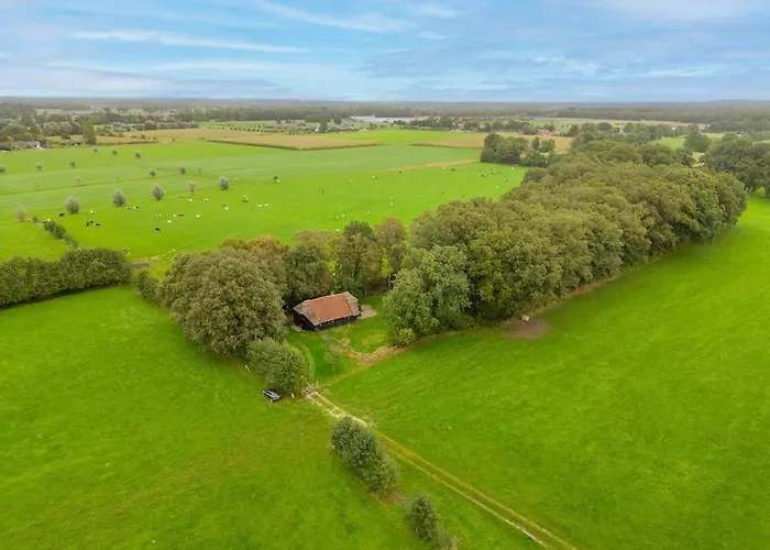 Prachtig Vrijstaand Familiehuis Op Groot Perceel Semesterbostad *