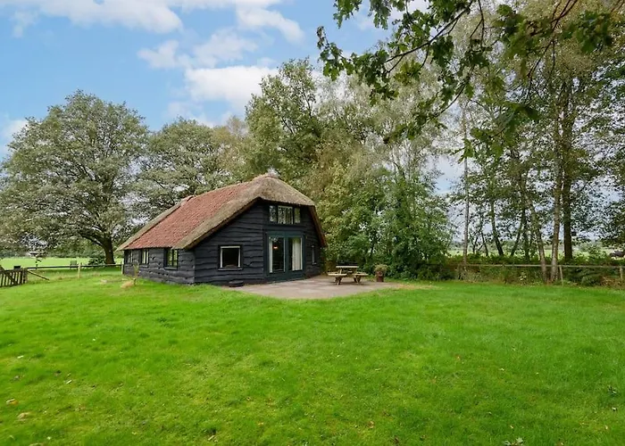 Prachtig Vrijstaand Familiehuis Op Groot Perceel