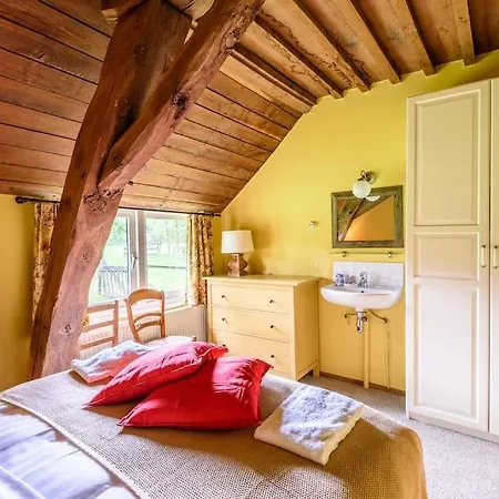 Prachtig Vrijstaand Familiehuis Op Groot Perceel Casa de Férias *