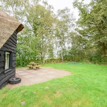 Casa de Férias Prachtig Vrijstaand Familiehuis Op Groot Perceel Scherpenzeel (Gelderland)