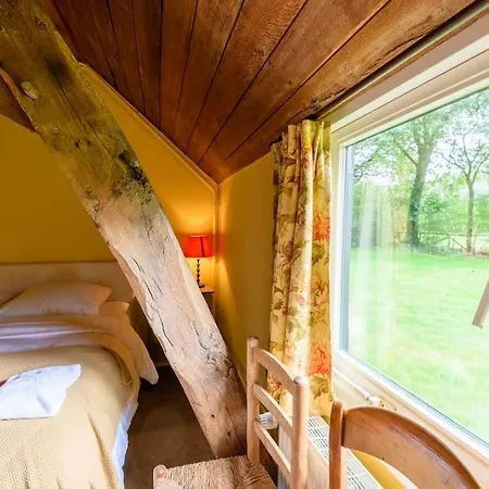 Casa de Férias Prachtig Vrijstaand Familiehuis Op Groot Perceel Scherpenzeel (Gelderland)